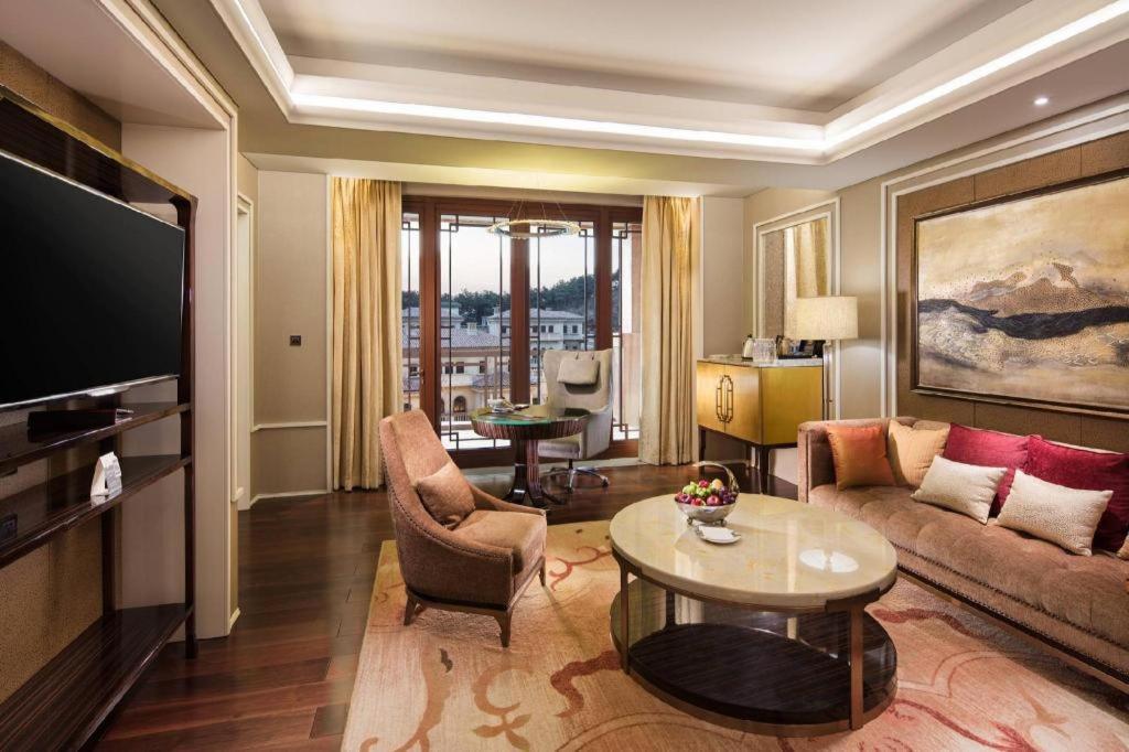 Grand Bay Hotel Beijing Xiaotangzhuang Екстер'єр фото
