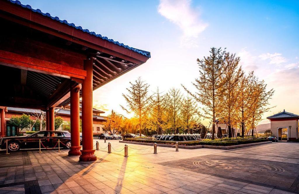 Grand Bay Hotel Beijing Xiaotangzhuang Екстер'єр фото