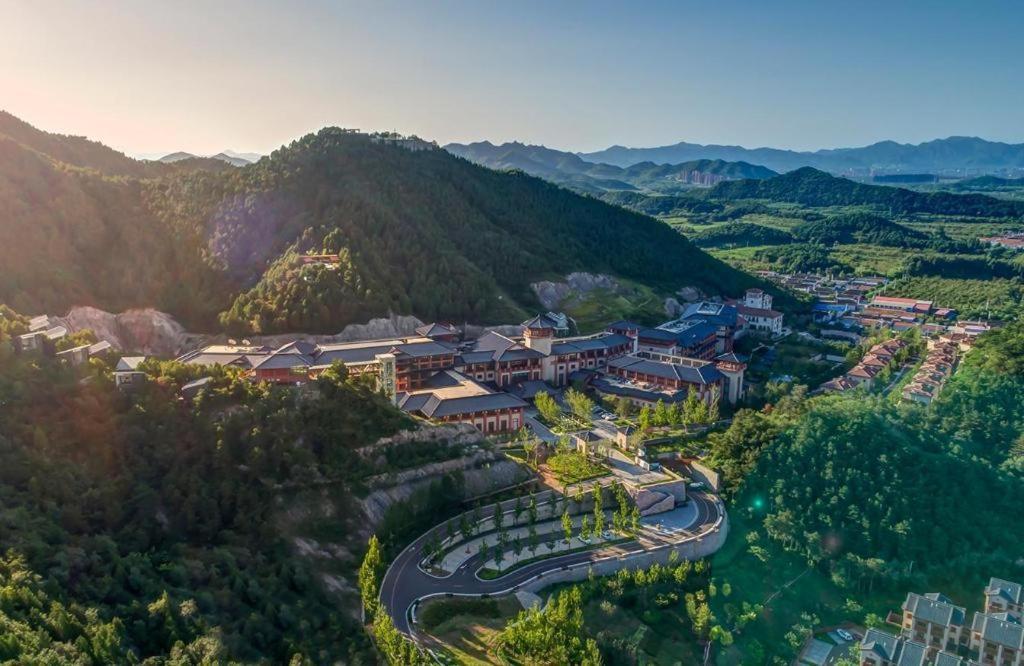 Grand Bay Hotel Beijing Xiaotangzhuang Екстер'єр фото